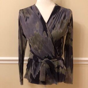 Anthropologie Sweet Pea Nylon Gray and Green Women’s Shirt Size Medium EUC